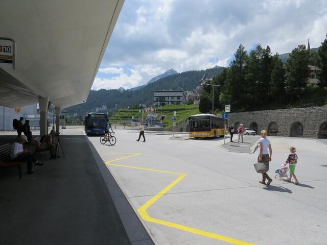 mit dem Postauto geht es danach von St.Moritz nach Sils-Maria...