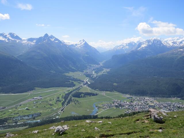 nochmals betrachten wir die wunderschöne Aussicht auf Celerina, Pontresina und das Val Bernina