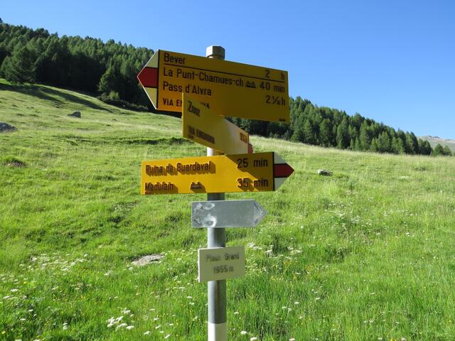 bei der Weggabelung 1955 m.ü.M. könnte man nach Madulain absteigen...