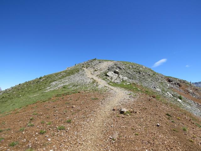 über den nun wieder etwas steileren Wanderweg,...