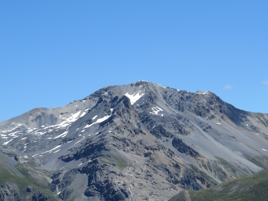 herangezoomter Blick auf den Piz Cristanas – eine Erinnerung an jene traumhafte Bergtour, als wir dort oben standen