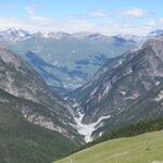 unter uns öffnet sich das Val S-charl – ein Tal, das wir bereits auf einer Schneeschuhtour erkundet haben