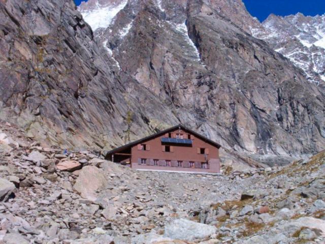 die Schreckhornhütte 2529 m.ü.M.