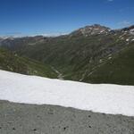 auf der anderen Seite der Fuorcla blicken wir hinunter in das Val Chamuera das wir auch schon durchwandert haben