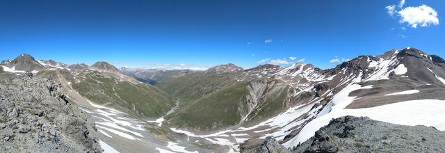 super schönes Breitbildfoto mit Blick in das Val Chamuera