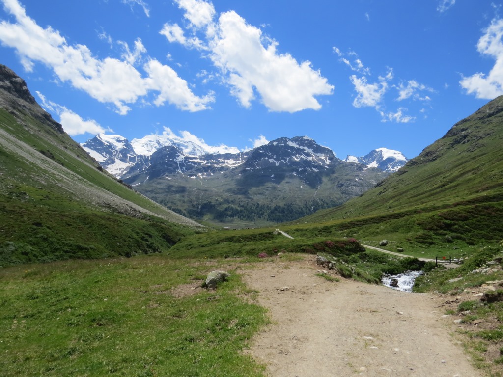 alles auf demselben Weg wie wir aufgestiegen sind, geht es zurück zur Ta!station der Diavolezza-Gondelbahn