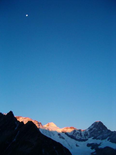 Eiger, Mönch und Jungfrau mit Mond