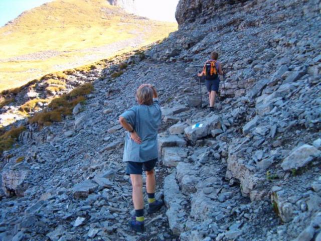 Marlyse schaut Richtung Druesberg