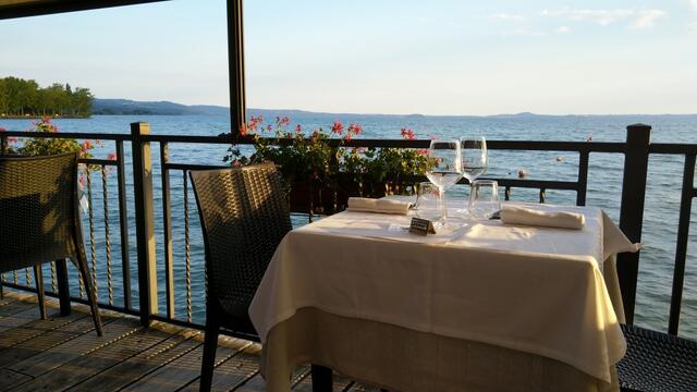 direkt am Lago di Bolsena gelegen, geniessen wir das Nachtessen