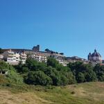 wir blicken zurück nach Montefiascone mit der grossen Basilica di Santa Margherita