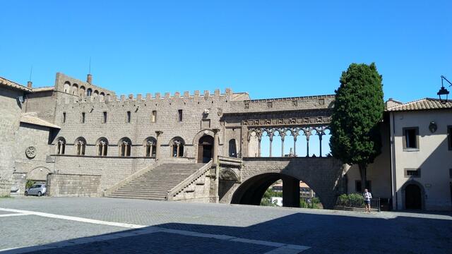 der Palazzo Papale. Hier residierten früher Päpste. Hier fand die längste Konklave statt