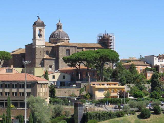 Blick auf die Chiesa della Santissima Trinità