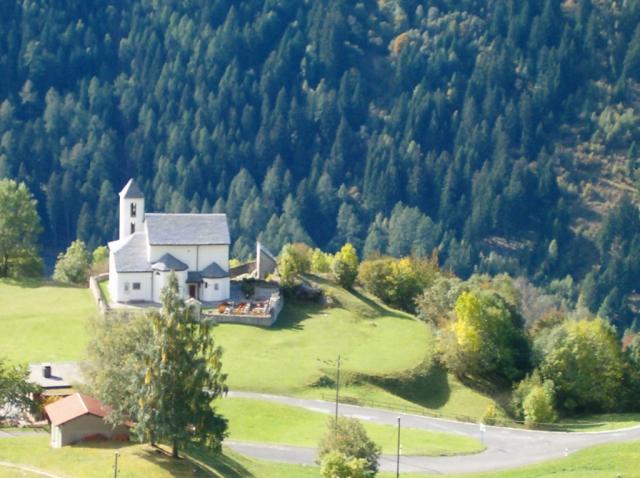 Typische Tessiner Bergkirche