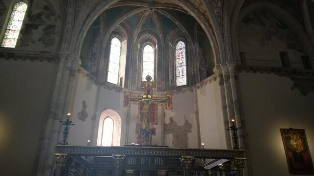 die Kirche wurde vier Jahre nach dem Tod der heiligen Klara und zwei Jahre nach ihrer Heiligsprechung erbaut