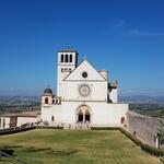 wir erreichen die Basilika San Francesco. Sie ist die Grablegungskirche des heiligen Franziskus von Assisi