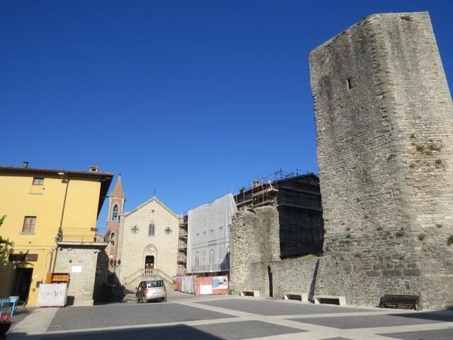 ...und fährt uns nach Pietralunga wo unsere diesjährige Etappe auf der Via di San Francesco startet