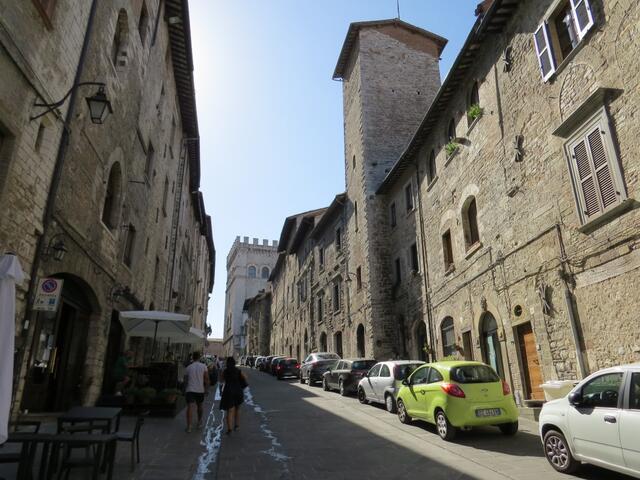 auf dem Weg zur Piazza Piazza Grande