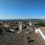 schönes Breitbildfoto Blick über die Dächer von Gubbio. Bei Breitbildfotos nach dem anklicken, immer noch auf Vollgrösse kli