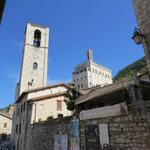 die Chiesa di San Giovanni Battista und der Palazzo dei Consoli