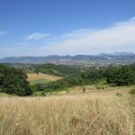 Blick über das Tal von Gubbio nach Gubbio und die dahinter liegende Berge von wo wir gekommen sind