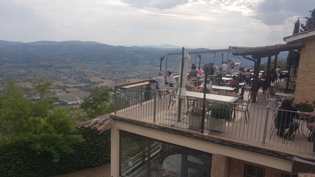 bei einem Aperivito auf der Terrasse des Restaurant La Cia...