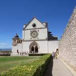 ...und gleichzeitig die wunderschöne Basilika San Francesco