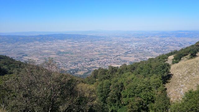 ...in die Ebene von Assisi und Perugia