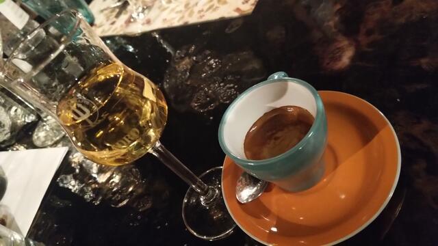 wie immer nach einem guten Nachtessen ein Espresso und ein Grappa