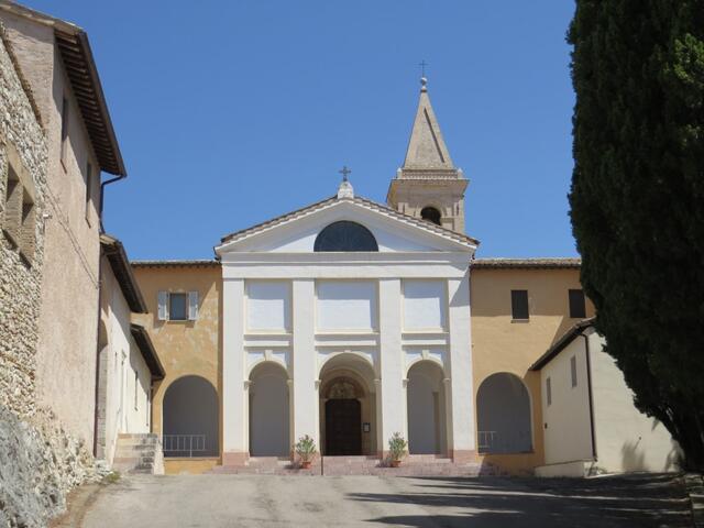 seit 1235 steht hier die Landkirche San Martino