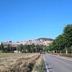 mit dem Shuttle fahren wir danach hinauf nach Assisi