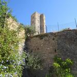 in einem alten Wehrturm wurden Wohnungen gebaut. Eine gute Idee in alten Gebäuden Leben zu erwecken