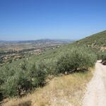 ganz am Horizont ist Assisi erkennbar