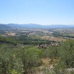 wir Blick auf die Ebene und Richtung Spoleto