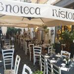 auf der Piazza del Mercato nehmen wir im Ristorante Enoteca Il mio Vinaio das Abendessen zu uns