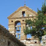 der schöne Glockenturm der Kirche in Bazzano Superiore