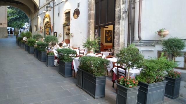 direkt neben dem Dom in der Osteria al Bacco felice geniessen wir ein sehr gutes Abendessen