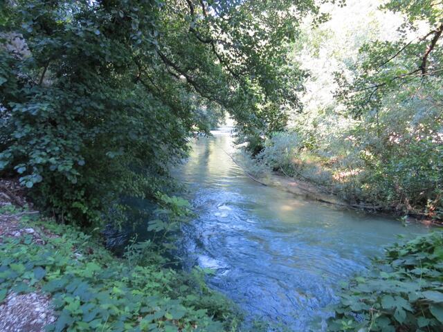 der kleine Fluss Nera kühlt die Umgebung auch ein bisschen