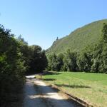 am Horizont erkennen wir die Rocca di Mattarella. Die Burgruine überragt das Dorf Ferentillo