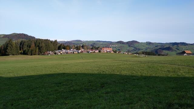 Blick zurück zum Landgasthof Eischen mit dem Campingplatz