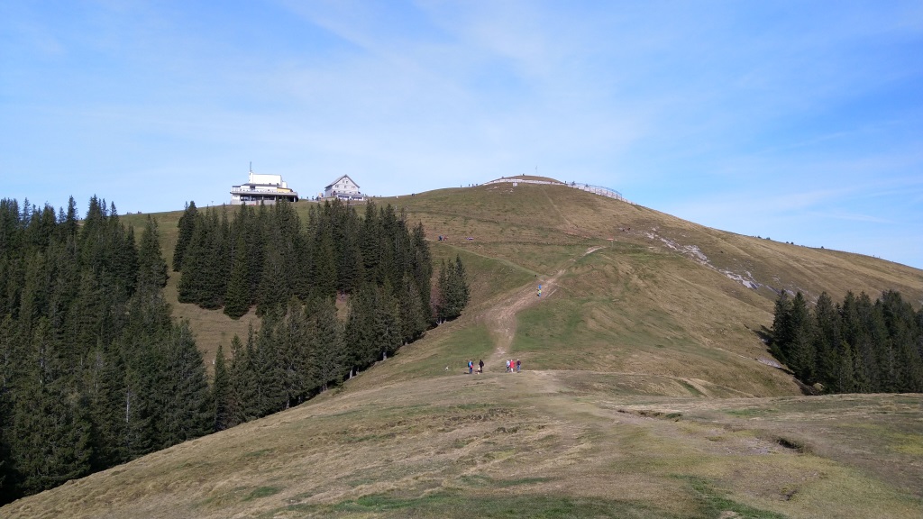 Blick zurück und hinauf zum Kronberg