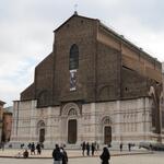 die Piazza Maggiore mit der Basilica San Petronio