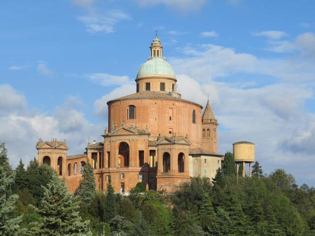 uns hat die Lage und der Santuario della Madonna di San Luca sehr gefallen