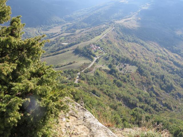 Tiefblick nach Brento unser heutiges Tagesziel