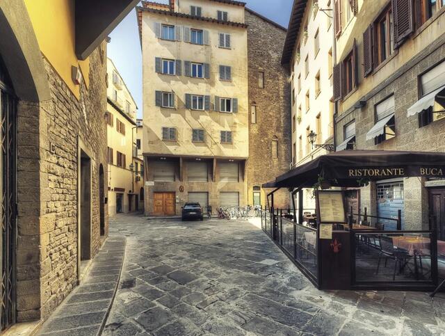 mit dem Auto sind wir danach zum Hotel La Torre dei Salterelli mitten in der Altstadt von Firenze gefahren