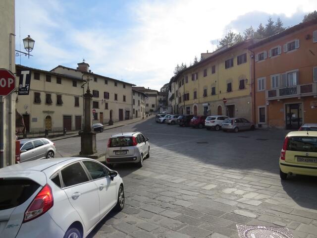 wir erreichen San Piero a Sieve. Für heute ist fertig wandern. Mit dem Auto geht es zurück nach Firenze