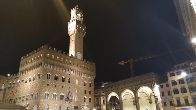 an der Piazza della Signoria vorbei geht es nach dem Nachtessen zurück ins Hotel