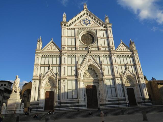 bei der Basilica di Santa Croce. Hier sind wir gestartet als wir die Via San Francesco unter die Füsse genommen haben