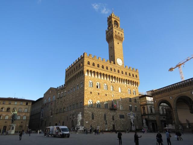 weiter geht es zur Piazza della Signoria. Sie gehört zweifellos mit zu den schönsten Plätzen Italiens
