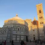 ...und laufen danach zur Piazza del Duomo mit Dom, Baptisterium und Campanile