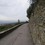 auf einem schönen Höhenweg laufen wir in Fiesole hinein
